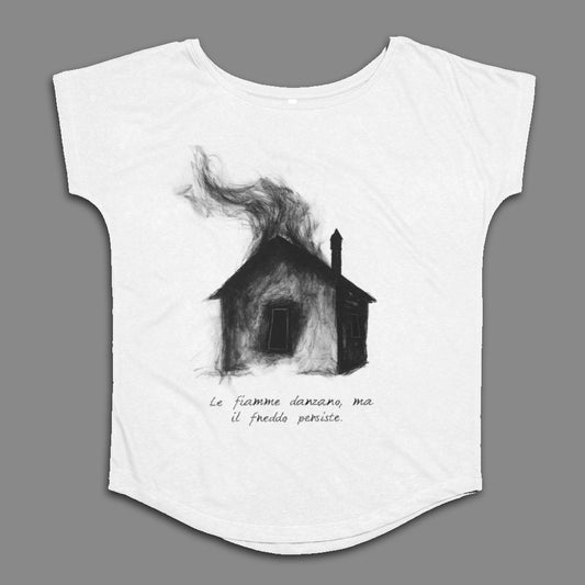 Le fiamme danzano ma il freddo persiste T-shirt
